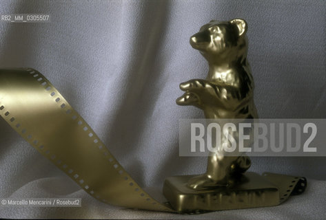 Golden Bear (German: Goldener Bär), the highest prize awarded for the best film at the Berlin International Film Festival / LOrso doro (in tedesco:Goldener Bär), il premio più alto assegnato dalla Berlinale, il Festival del Cinema di Berlino - ©Marcello Mencarini/Rosebud2