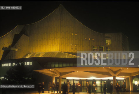 West Berlin, 1989. The Berlin Philharmonie (Berlin Philharmonic Hall) / Berlino Ovest, 1989. La Filarmonica di berlino (Berlin Philharmonie) - ©Marcello Mencarini/Rosebud2