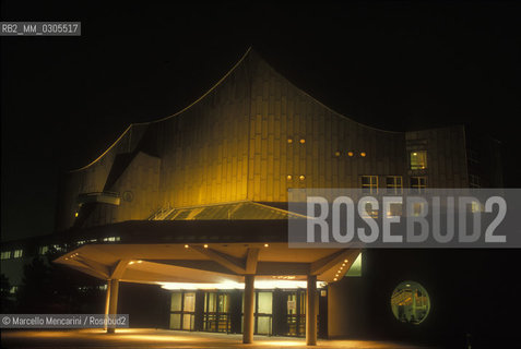 West Berlin, 1989. The Berlin Philharmonie (Berlin Philharmonic Hall) / Berlino Ovest, 1989. La Filarmonica di berlino (Berlin Philharmonie) - ©Marcello Mencarini/Rosebud2