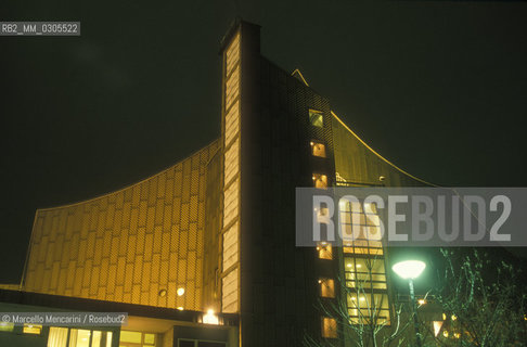 West Berlin, 1989. The Berlin Philharmonie (Berlin Philharmonic Hall) / Berlino Ovest, 1989. La Filarmonica di berlino (Berlin Philharmonie) - ©Marcello Mencarini/Rosebud2