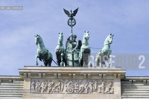 Berlin, 2005. Quadriga on top of the Brandenburg Gate / berlino, 2005. Quadriga sulla sommità della Porta di Brandeburgo - ©Marcello Mencarini/Rosebud2