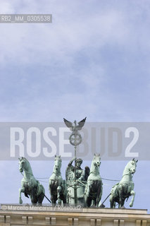 Berlin, 2005. Quadriga on top of the Brandenburg Gate / berlino, 2005. Quadriga sulla sommità della Porta di Brandeburgo - ©Marcello Mencarini/Rosebud2