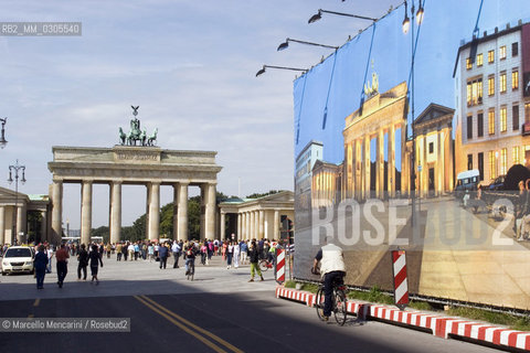 Berlin, 2005. The Brandenburg Gate / Berlino, 2005. La Porta di Brandeburgo - ©Marcello Mencarini/Rosebud2