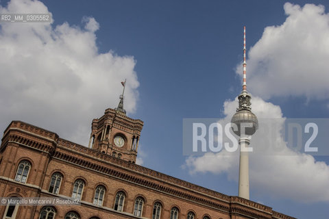 Berlin, 2005. The TV Tower (Fernsehturm) close to Alexanderplatz / Berlino, 2005. La Torre della televisione (Fernsehturm) presso Alexanderplatz - ©Marcello Mencarini/Rosebud2