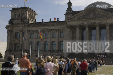 Berlin, 2005. The Reichstag building, seat of the German Parliament / Berlino, 2005. Il palazzo del Reichstag, sede del parlamento tedesco - ©Marcello Mencarini/Rosebud2