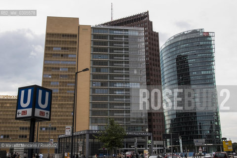 Berlin, 2005. Buildings on Potsdamer Platz / Berlino, 2005. Edifici in Postdamer Platz - ©Marcello Mencarini/Rosebud2