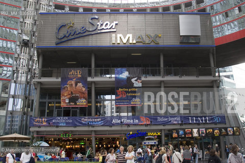 Berlin, 2005 Imax Theater in the Sony Center on Postdamer Platz / Berlino, 2005. LImax Theatre nel Sony Center a Postdamer Platz - ©Marcello Mencarini/Rosebud2