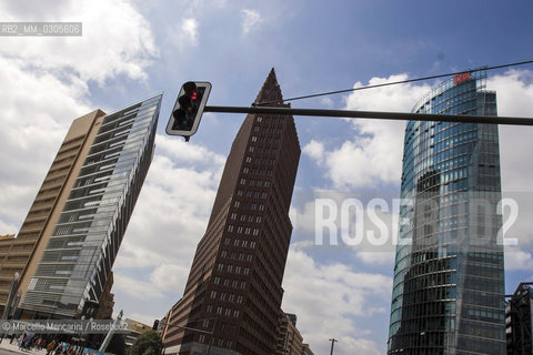 Berlin, 2005. Buildings on Potsdamer Platz / Berlino, 2005. Edifici in Postdamer Platz - ©Marcello Mencarini/Rosebud2