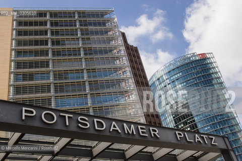Berlin, 2005. Buildings on Potsdamer Platz / Berlino, 2005. Edifici in Postdamer Platz - ©Marcello Mencarini/Rosebud2