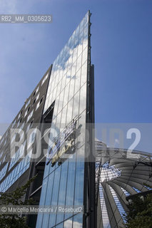 Berlin, 2005. The Imax Theater in the Sony Center at Postdamer Platz / Berlino, 2005. LImax Theater nel Sony Center in Postdamer Platz - ©Marcello Mencarini/Rosebud2