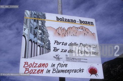 BOLZANO, bilingual sign in Italian and German /BOLZANO, cartello bilingue italiano-tedesco - ©Marcello Mencarini/Rosebud2