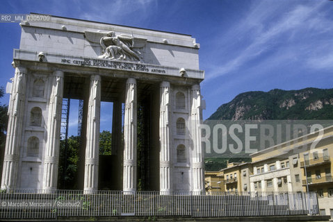 BOLZANO, Victory Monument (German: Siegesdenkmal or, pejoratively, Faschistentempel, meaning fascist temple), built during the fascist era (1928) to celebrate the Italian victory in the first world war on Austria-Hungary / BOLZANO, Monumento alla Vittoria (in tedesco Siegesdenkmal o, spregiativamente, Faschistentempel, cioè Tempio fascista), costruito in epoca fascista (1928) per celebrare la vittoria italiana nella prima guerra mondiale sullAustria-Ungheria - ©Marcello Mencarini/Rosebud2