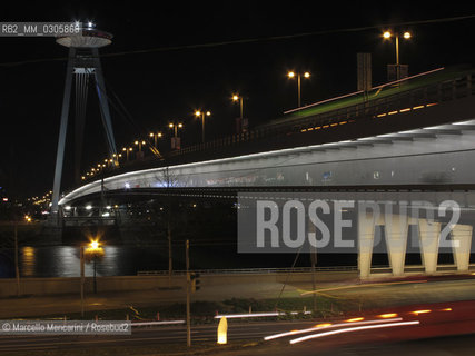 Bratislava, 2010. Danube bridges: the New Bridge (Novy Most) by night / Bratislava, 2010. Ponti sul Danubio: il Ponte Nuovo (Novy Most) di notte - ©Marcello Mencarini/Rosebud2