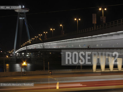 Bratislava, 2010. Danube bridges: the New Bridge (Novy Most) by night / Bratislava, 2010. Ponti sul Danubio: il Ponte Nuovo (Novy Most) di notte - ©Marcello Mencarini/Rosebud2