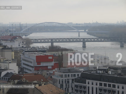 Bratislava, 2010. Danube bridges: Old Bridge (Stary Most) and Apollo Bridge (Most Apollo) / Bratislava, 2010. Ponti sul Danubio: Ponte vecchio (Stary most) e Ponte Apollo (Most Apollo) - ©Marcello Mencarini/Rosebud2