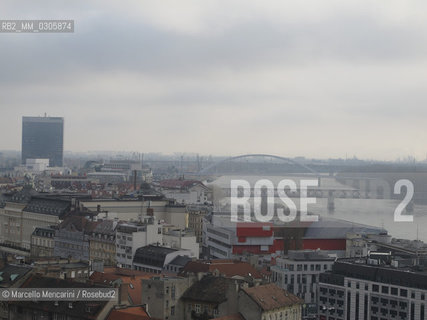 Bratislava, 2010. Danube bridges: Old Bridge (Stary Most) and Apollo Bridge (Most Apollo) / Bratislava, 2010. Ponti sul Danubio: Ponte vecchio (Stary most) e Ponte Apollo (Most Apollo) - ©Marcello Mencarini/Rosebud2