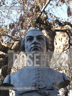 Bratislava. 2010. Monument to Anton Bernolak, a Slovak linguist and Catholic priest author of the first Slovak language standard / Bratislava, 2010. Monumento ad Anton Bernolak, linguista e prete cattolico autore della prima standardizzazione della lingua slovacca - ©Marcello Mencarini/Rosebud2