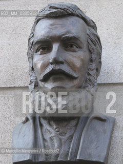 Bratislava, 2010. Ľudovít Štúr Monument. He was the leader of the Slovak national revival in the 19th century and author of the Slovak language standard eventually leading to the contemporary Slovak literary language / Monumento a Ludovit Stur. Nel XIX° sec., Stur fu il leader  della rinascita nazionale slovacca e autore di uno standard della lingua slovacca che portò alla lingua letteraria slovacca contemporanea- ©Marcello Mencarini/Rosebud2