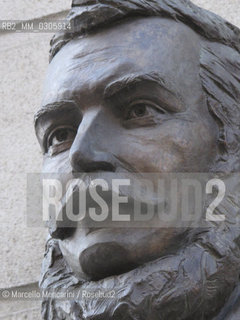 Bratislava, 2010. Ľudovít Štúr Monument. He was the leader of the Slovak national revival in the 19th century and author of the Slovak language standard eventually leading to the contemporary Slovak literary language / Monumento a Ludovit Stur. Nel XIX° sec., Stur fu il leader  della rinascita nazionale slovacca e autore di uno standard della lingua slovacca che portò alla lingua letteraria slovacca contemporanea- ©Marcello Mencarini/Rosebud2