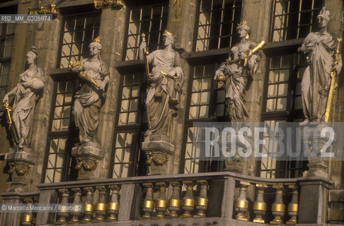 BRUSSELS, friezes on a palace in the Grand-Place / BRUXELLES, fregi su un palazzo della Grand-Place - ©Marcello Mencarini/Rosebud2