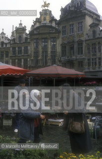 BRUSSELS. Market in the Grand-Place  / BRUXELLES. Mercato dnella Grand-Place - ©Marcello Mencarini/Rosebud2