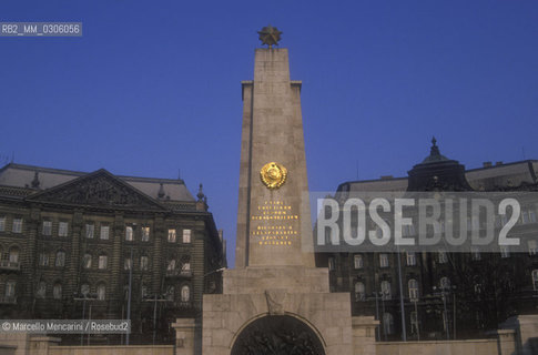 BUDAPEST, Liberty Square / BUDAPEST, Piazza della Libertà - ©Marcello Mencarini/Rosebud2