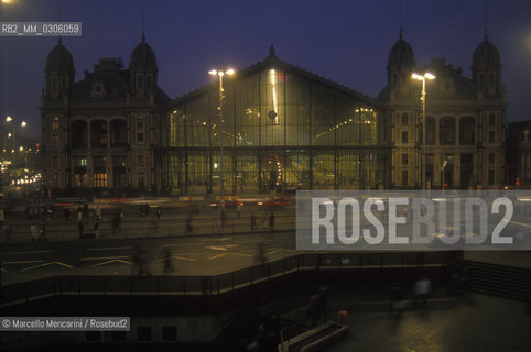 BUDAPEST West Station / BUDAPEST, Stazione Ovest - ©Marcello Mencarini/Rosebud2