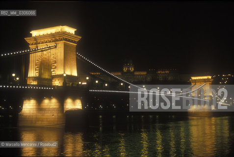 BUDAPEST, Chain Bridge / BUDAPEST, Ponte delle catene - ©Marcello Mencarini/Rosebud2
