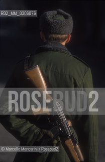 BUDAPEST, 1989. Soldato / BUDAPEST, 1989. Soldier - ©Marcello Mencarini/Rosebud2