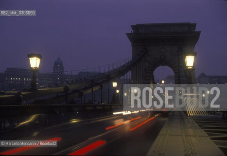 BUDAPEST, Chain Bridge / BUDAPEST, Ponte delle catene - ©Marcello Mencarini/Rosebud2