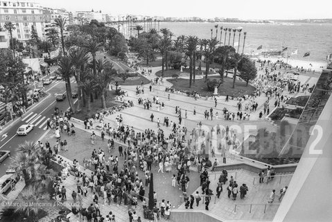 37th Cannes Film Festival, 1984. View from above of the Croisette boulevard / 37° Festival del Cinema di Cannes, 1984. Vista dallalto della Croisette - ©Marcello Mencarini/Rosebud2