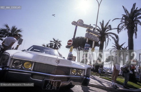 Cannes Film Festival 1993. Car on the Croisette boulevard / Festival del Cinema di Cannes 1993. Automobile sulla Croisette - ©Marcello Mencarini/Rosebud2