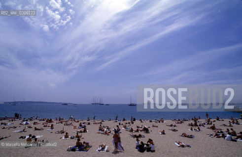 Cannes beach (about 1990) / Spiaggia di Cannes (1990 circa) - ©Marcello Mencarini/Rosebud2