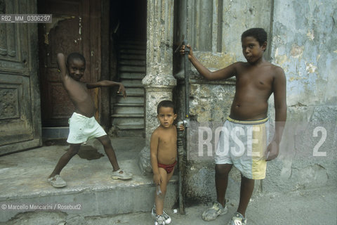 Cuba 1999. Little boys in Havana / Cuba 1999. Bambini allAvana - ©Marcello Mencarini/Rosebud2