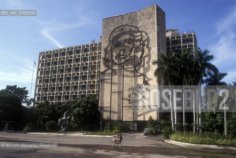 Cuba, Havana, 1999. Ernesto Che Guevara monument in Revolution Square / Cuba, LAvana, 1999. Monumento a Che Guevara in piazza della Rivoluzione - ©Marcello Mencarini/Rosebud2