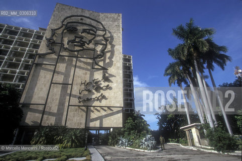 Cuba, Havana, 1999. Ernesto Che Guevara monument in Revolution Square / Cuba, LAvana, 1999. Monumento a Che Guevara in piazza della Rivoluzione - ©Marcello Mencarini/Rosebud2