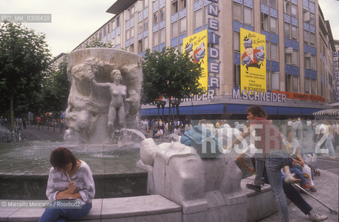 FRANKFURT. Fountain / FRANCOFORTE. Fontana - ©Marcello Mencarini/Rosebud2