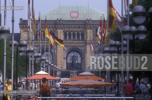 HANNOVER Central Station (Hauptbahnhof) / HANNOVER, Stazione centrale (Hauptbahnhof) - ©Marcello Mencarini/Rosebud2