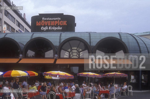 HANNOVER, Restaurant in the pedestrian zone (Passerelle) / HANNOVER, Ristorante nella zona pedonale (Passerelle) - ©Marcello Mencarini/Rosebud2