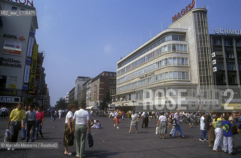 HANNOVER, pedestrian zone (Passerelle) / HANNOVER, zona pedonale (Passerelle) - ©Marcello Mencarini/Rosebud2