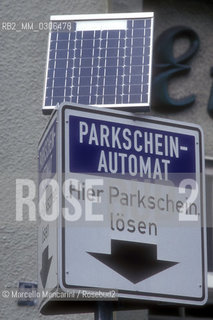 HANNOVER, parking meter powered by solar energy / HANNOVER, parchimetro a energia solare - ©Marcello Mencarini/Rosebud2