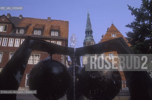 HANNOVER, Ballhof Platz and  Kreuzkirche (Church of the Cross) / HANNOVER, Ballhof Platz e Kreuzkirche (Chiesa di Santa Croce) - ©Marcello Mencarini/Rosebud2
