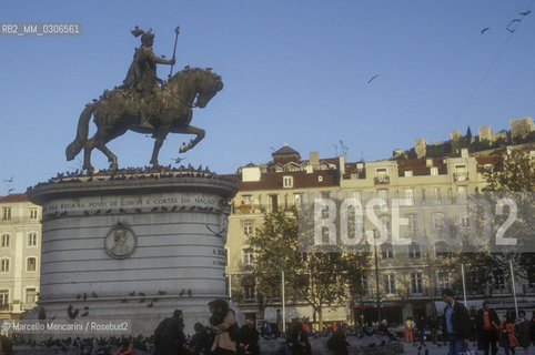 LISBON, Statue of King João I in Praça da Figueira (Figueira Square) / LISBONA, statua di re João I in Praça da Figueira - ©Marcello Mencarini/Rosebud2