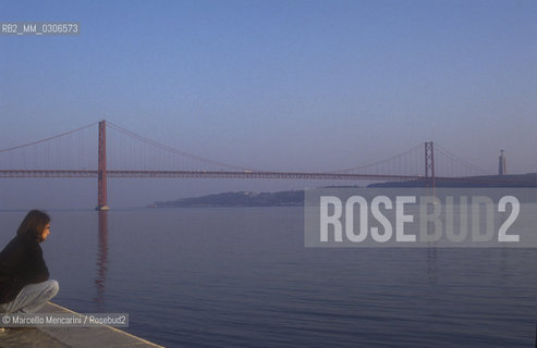 LISBON. Ponte 25 de Abril (25th of April Bridge) on the Tago river / LISBONA, Ponte 25 de Abril (Ponte 25 aprile) sul fiume Tago - ©Marcello Mencarini/Rosebud2