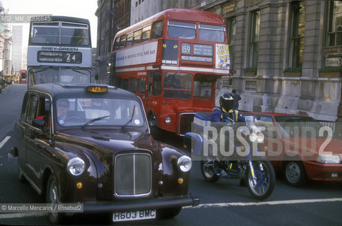 Traffic in London, about 1988 / Traffico a Londra, 1988 circa - ©Marcello Mencarini/Rosebud2