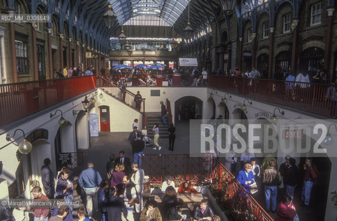 Covent Garden Market in London, about 1988 / Mercato di Covent Garden a Londra - ©Marcello Mencarini/Rosebud2