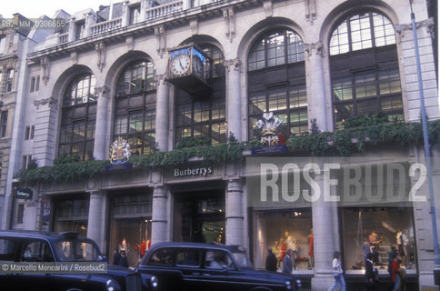 A Burberrys store in London, about 1988 / Un negozio Burberrys a Londra, 1988 circa - ©Marcello Mencarini/Rosebud2