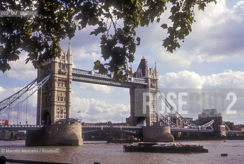 London Tower Bridge in London, about 1988 / Il Tower Bridge di Londra, 1988 circa - ©Marcello Mencarini/Rosebud2