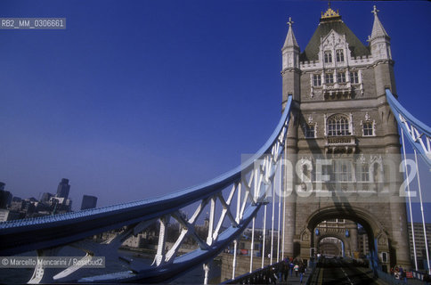 London Tower Bridge in London, about 1988 / Il Tower Bridge di Londra, 1988 circa - ©Marcello Mencarini/Rosebud2