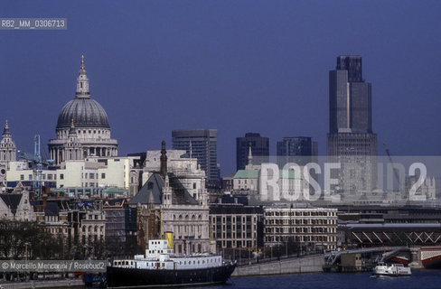 View of London, about 1988 / Panorama di Londra, 1988 circa - ©Marcello Mencarini/Rosebud2